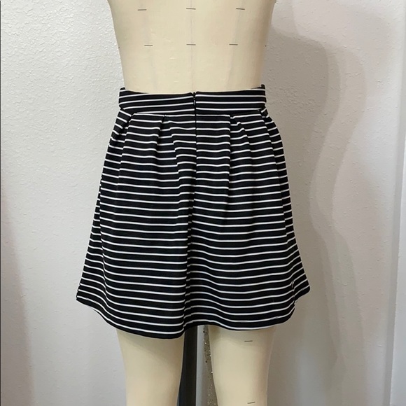 Mini Skirt - Picture 3 of 8